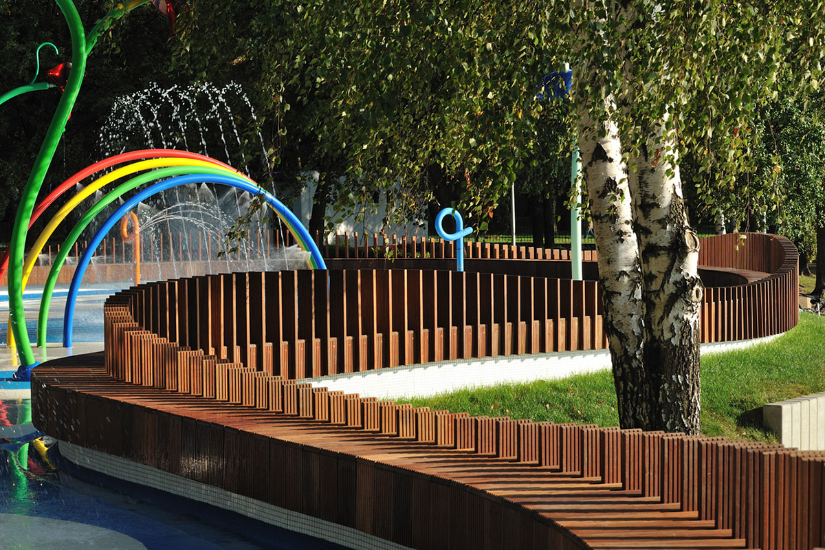 波兰第奇”脚印形”水上儿童游乐场-9