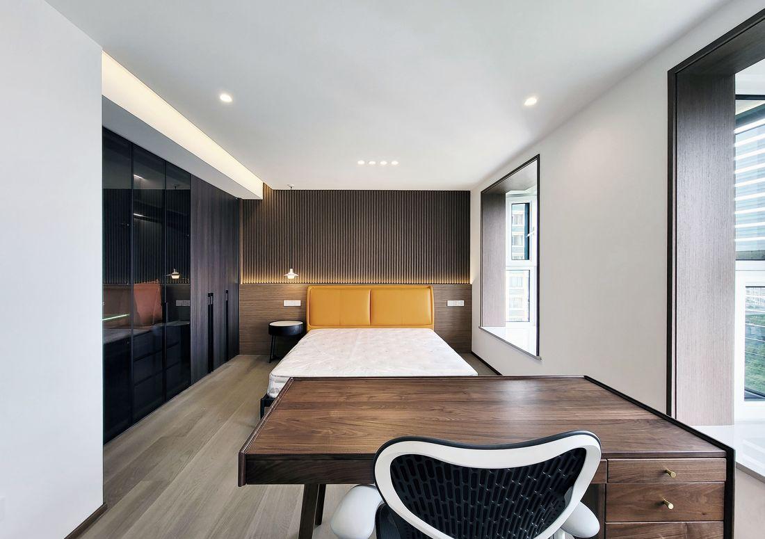 半开放厨房与餐桌相通的设计案例-12