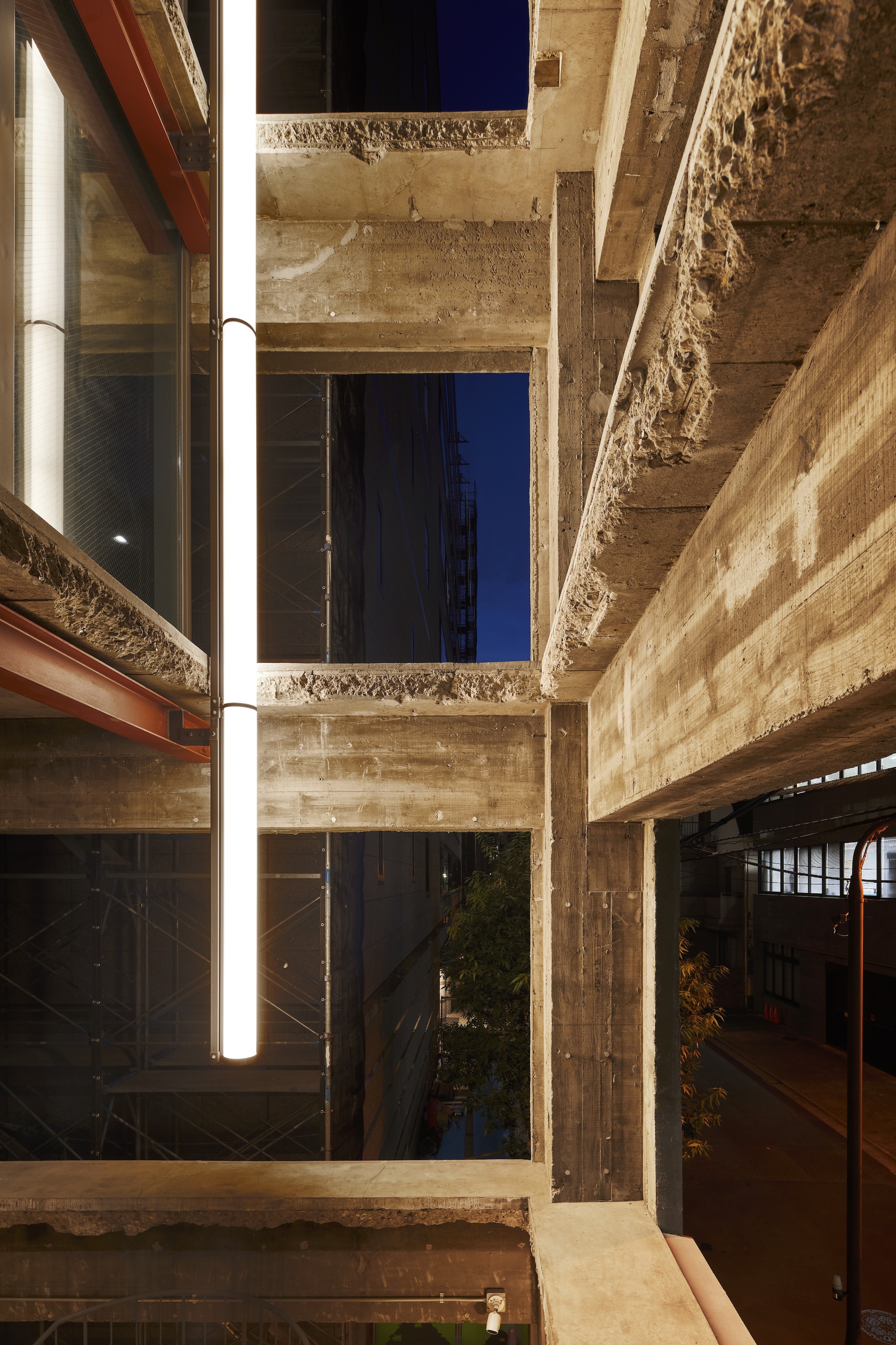 SAISEI Office Building in Kandanishikicho / Saisei Kenchiku Laboratory-29