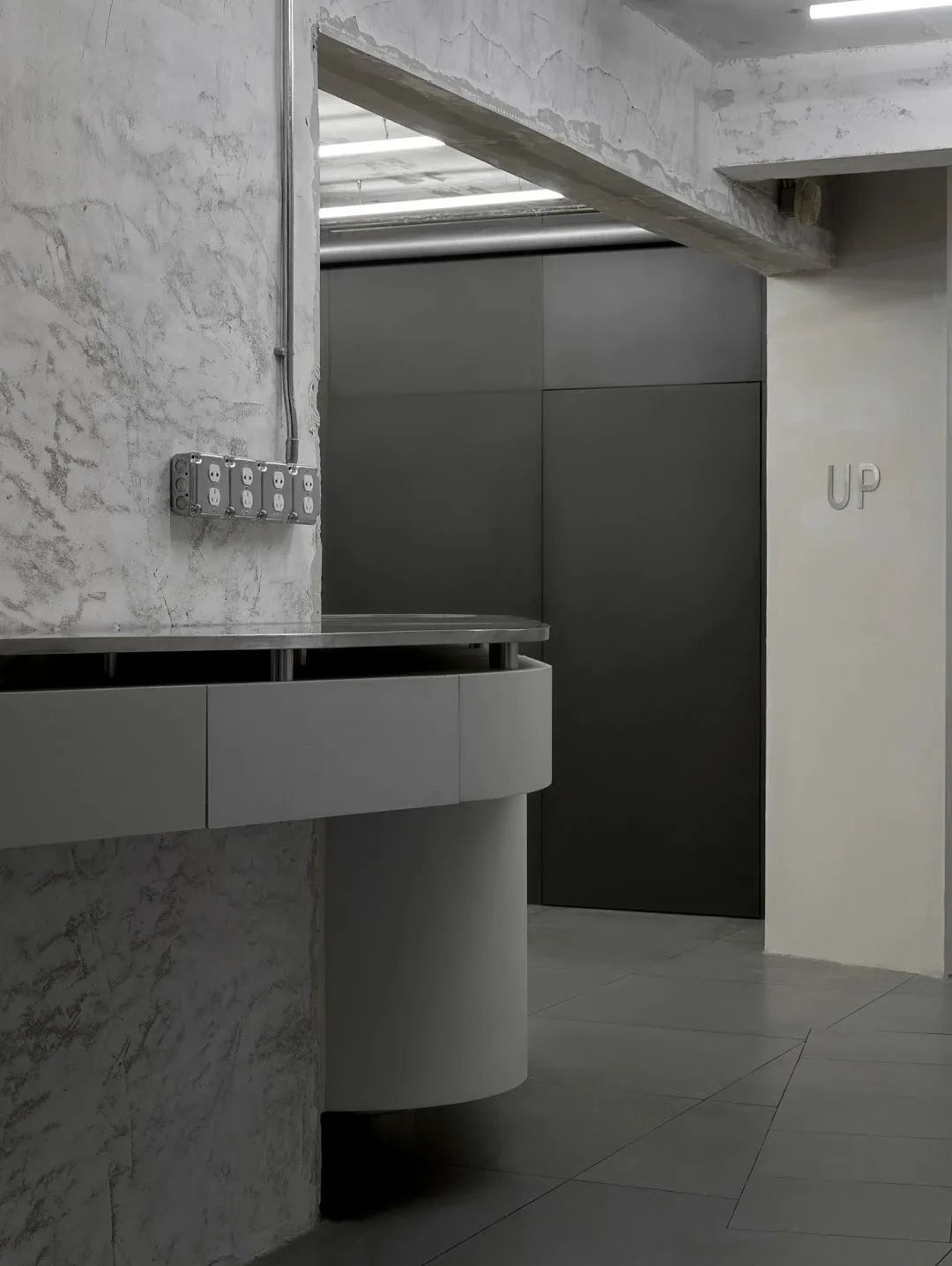 UP 买手店 · 白菜设计打造悬浮时尚空间丨中国沈阳-11