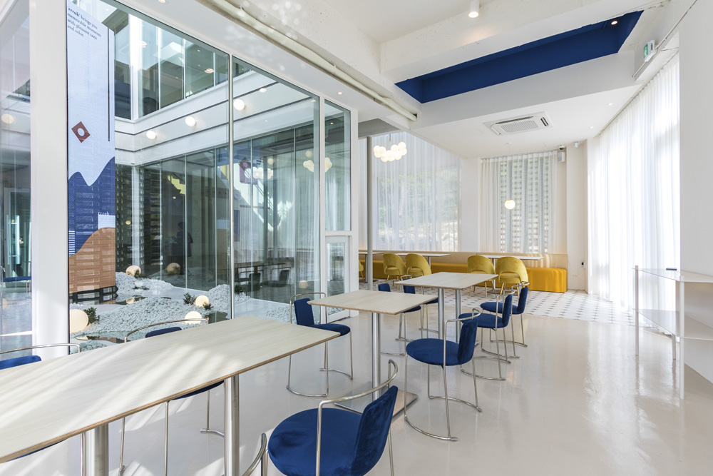 现代高级的布兰奇咖啡馆设计-4