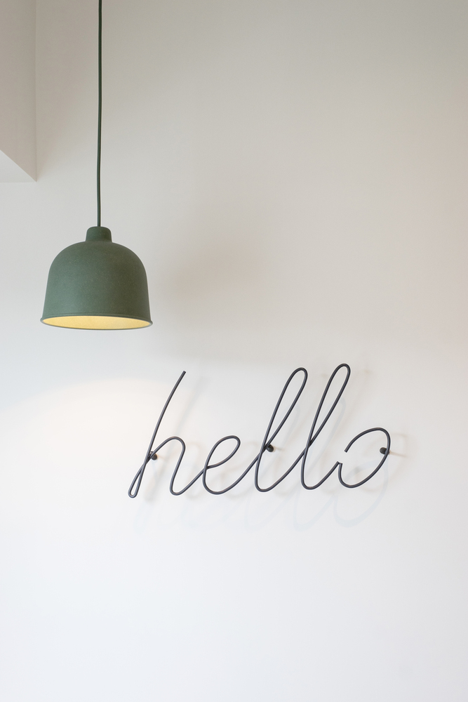 香港 780 平方英尺公寓的“少即多”设计理念-57