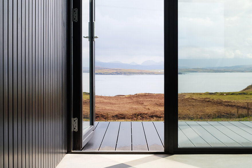 Modern Vacation Cabin Modeled on Traditional Scottish Longhouses-27