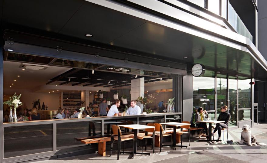 墨尔本汉普顿面包店,优雅原木设计俯瞰烘培过程-15