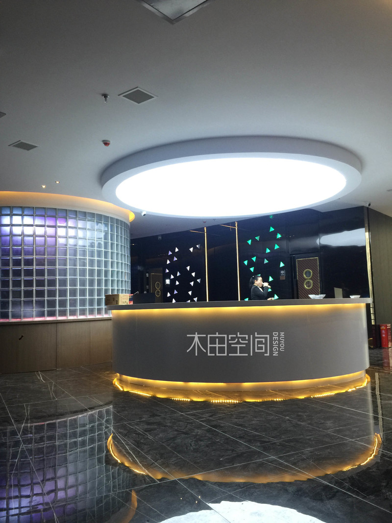 科技风格休闲会所-9