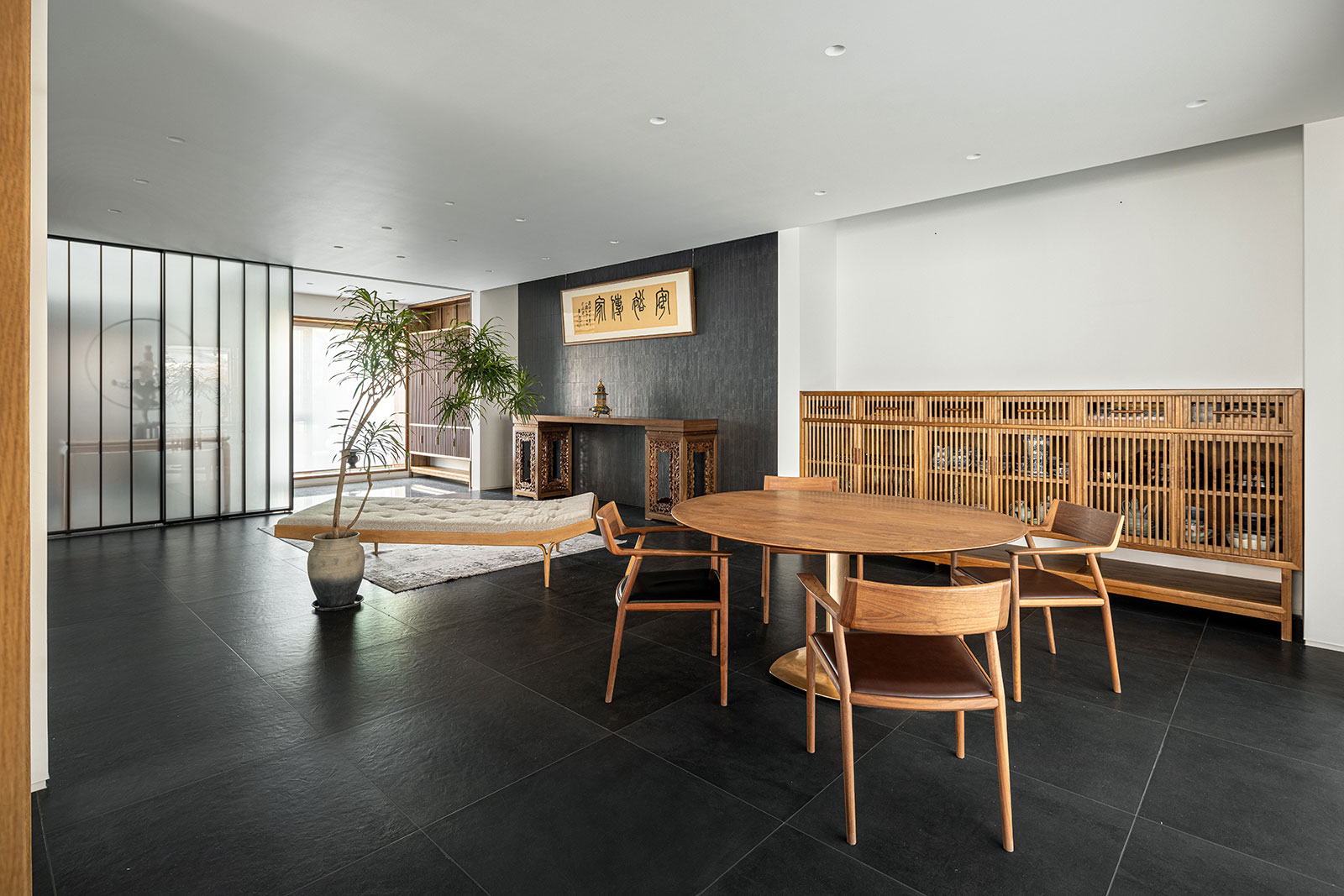 Classic Meets Modern: House Renovation / KiKi ARCHi | ArchEyes-20