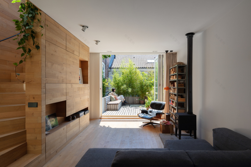 荷兰 Utrecht 市 Zecc Architecten 设计的钢铁艺术住宅-12