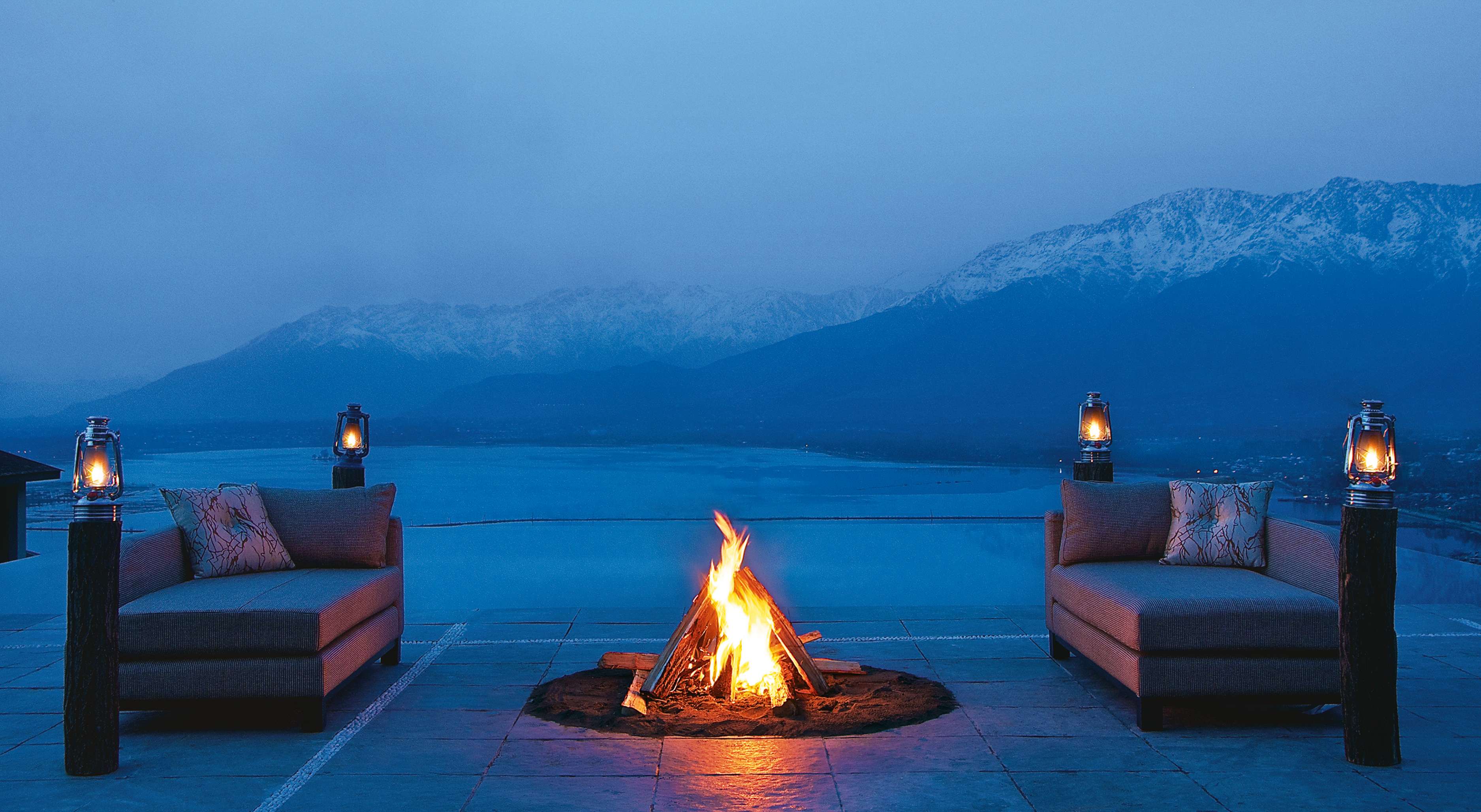 Vivanta by Taj   Dalview  Srinagar-10