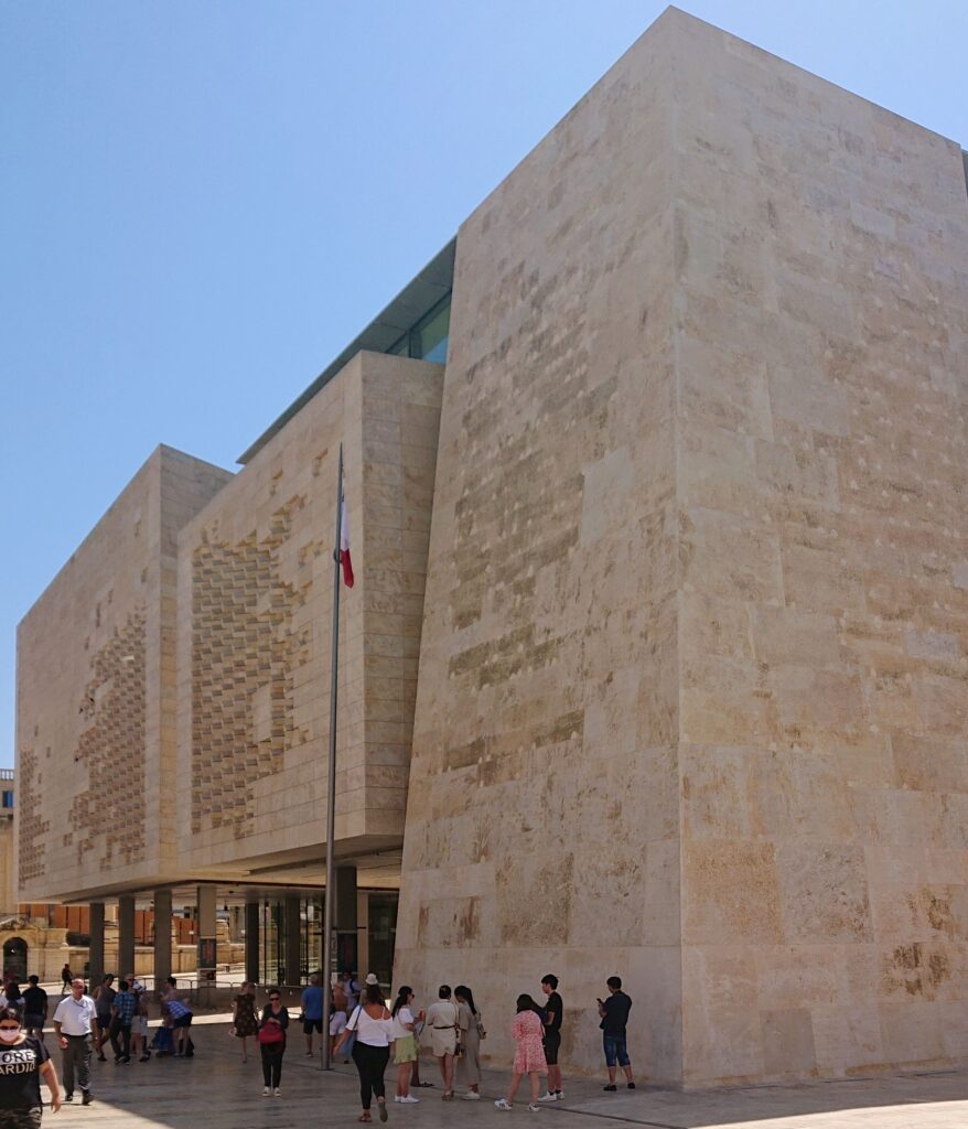 马耳他瓦莱塔城市更新项目（含城门,议会大楼,露天剧院）丨瑞士瓦莱丨以意大利建筑师伦佐·皮亚诺为首的团队-28