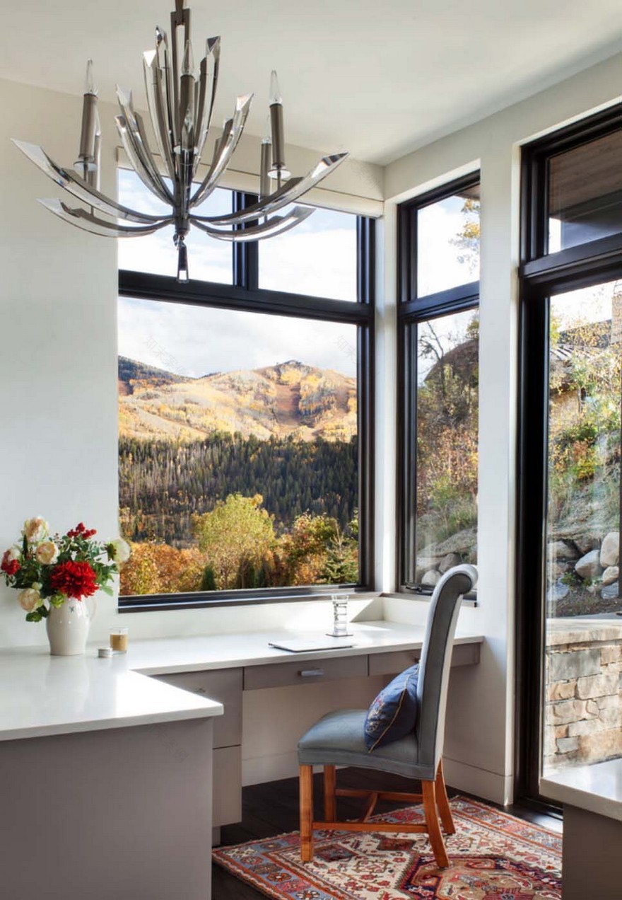 Boulder Ridge Mountain Retreat Featuring Contemporary Elegance-23
