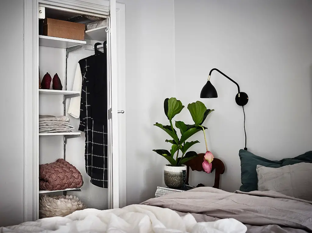 瑞典古建筑中的优雅工作室-16