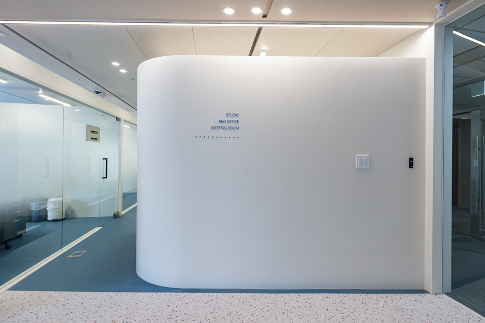 VANADA 办公室 | 简约白调的 75 平米商务空间-9