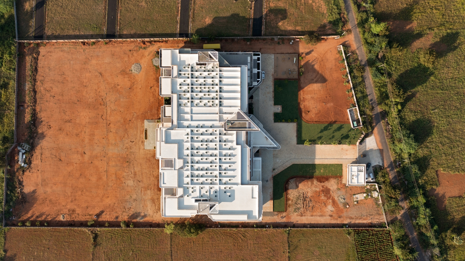 印度乡村校园新地标 | 融入本土元素的低成本绿色设计-49