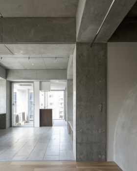 三日月坂公寓丨日本东京丨Hiroyuki Ito Architects