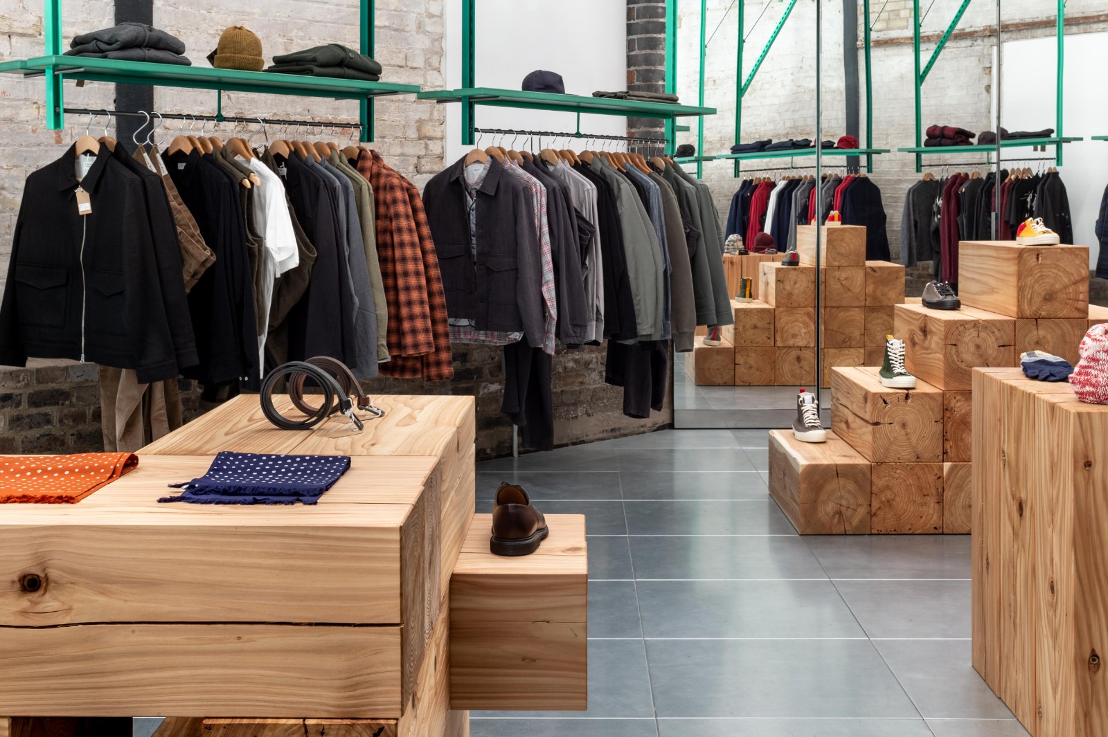 伦敦 Universal Works 工业风男装店-13