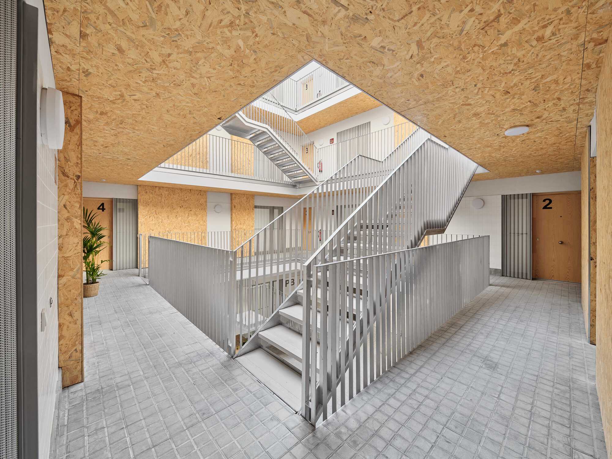 24 AFFORDABLE HOUSING UNITS IN IGUALADA / 4RQ ARQUITECTURA +M ARQUITECTES-35