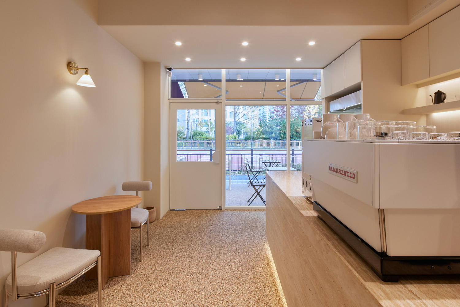 温馨舒适的 9 平米南阳주咖啡厅设计-8