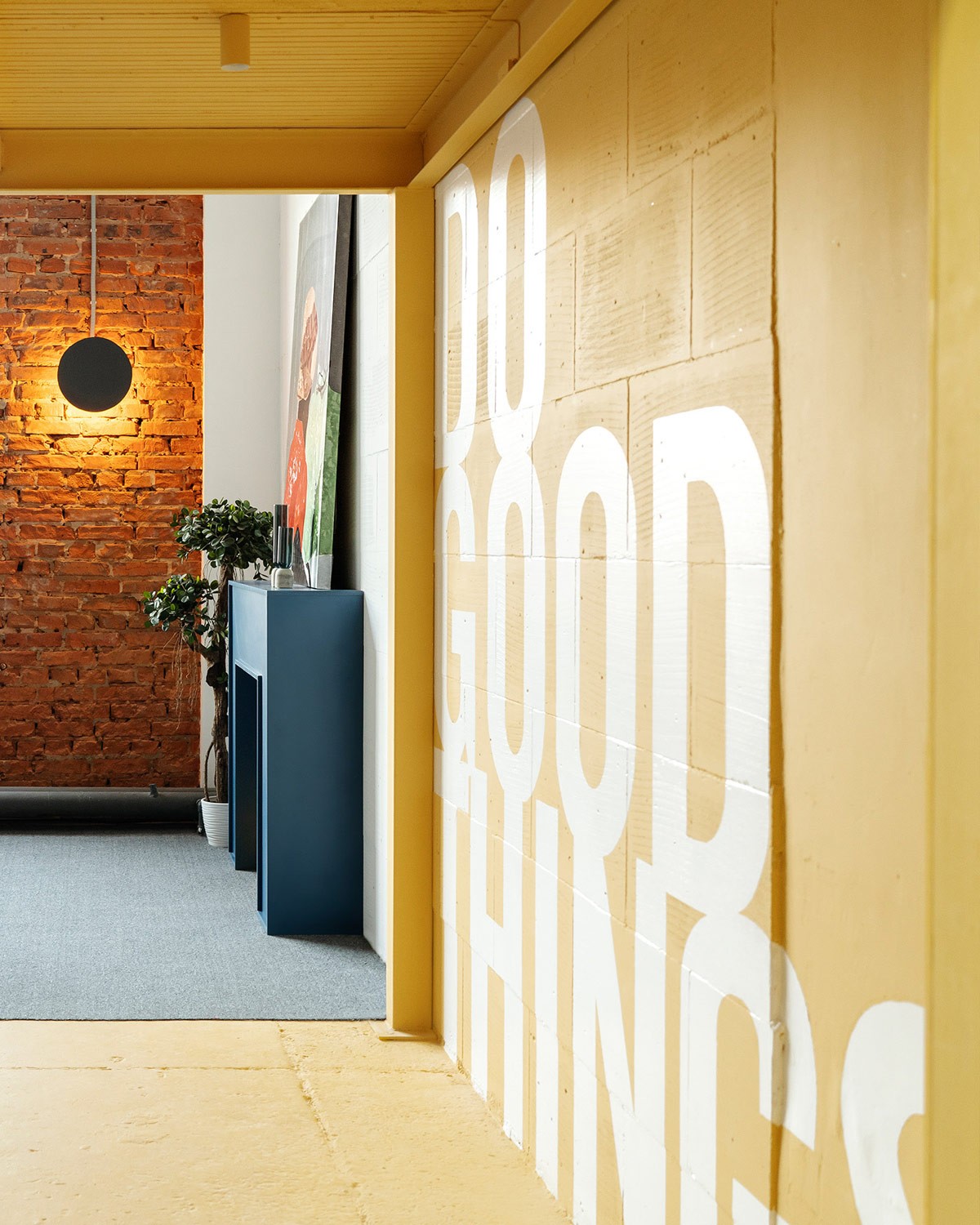 现代工业风 VM Project 创意工作空间-3