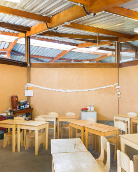 巴西 Ecoara Waldorf School 有机建筑营造温馨学习环境