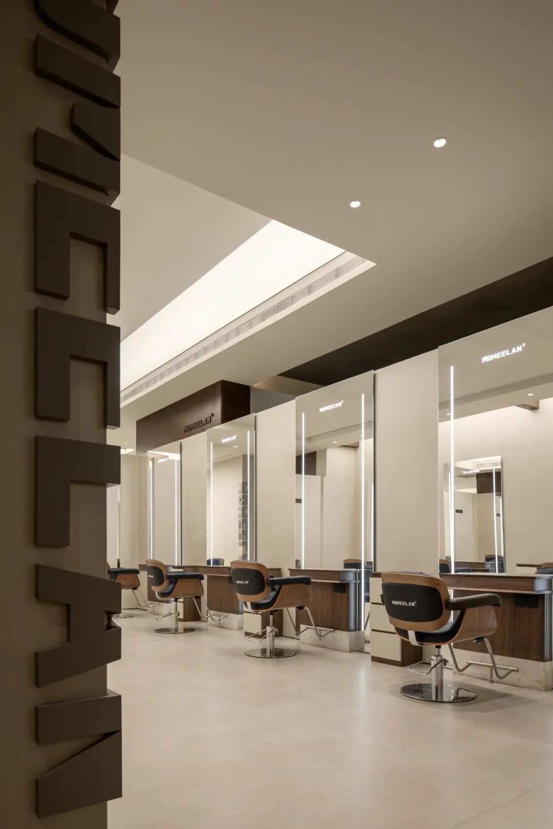 330㎡商业空间 | 以简约之美，演绎造型之韵-13