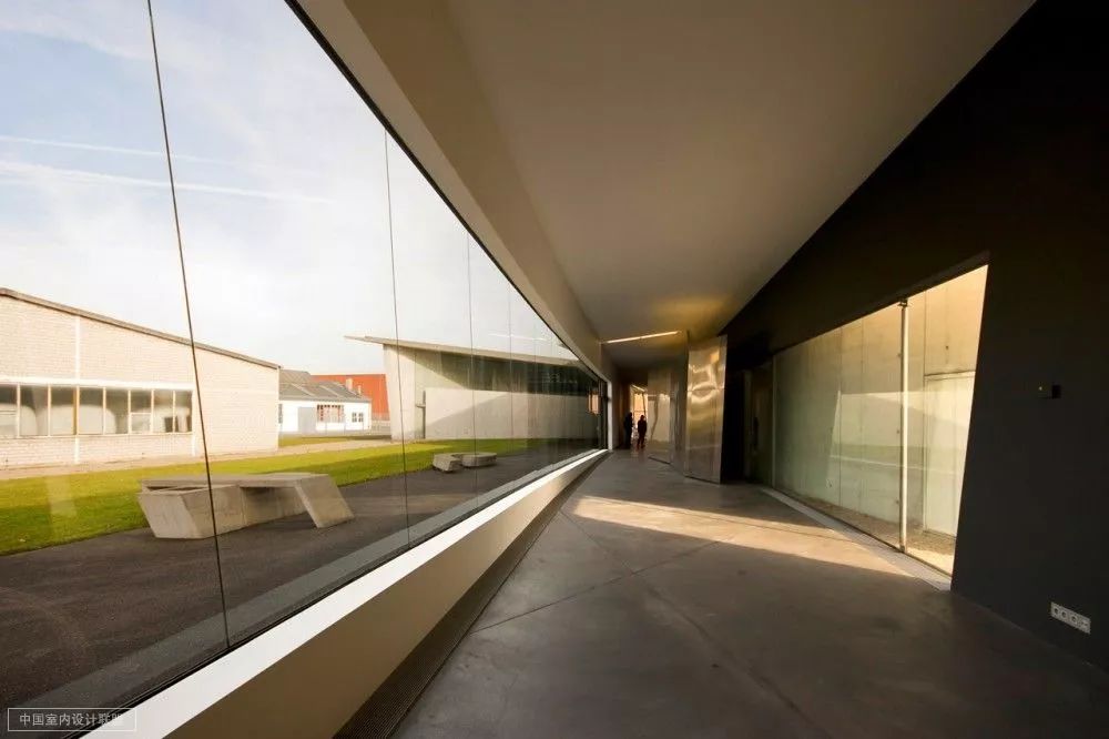 Vitra Fire Station——Zaha Hadid 的室内设计魅力-2