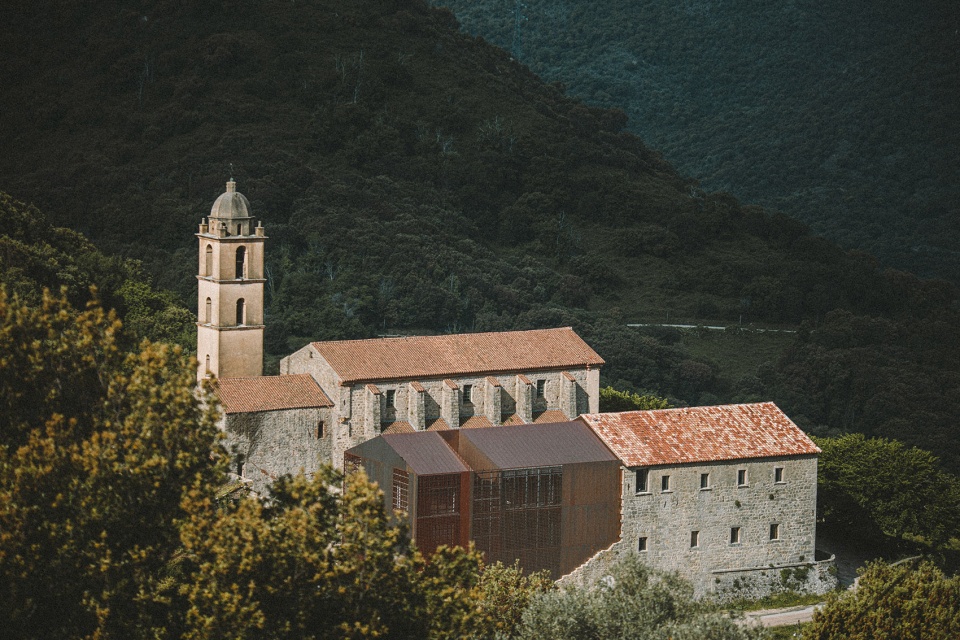 科西嘉岛修道院改造 | 历史与现代的完美融合-16