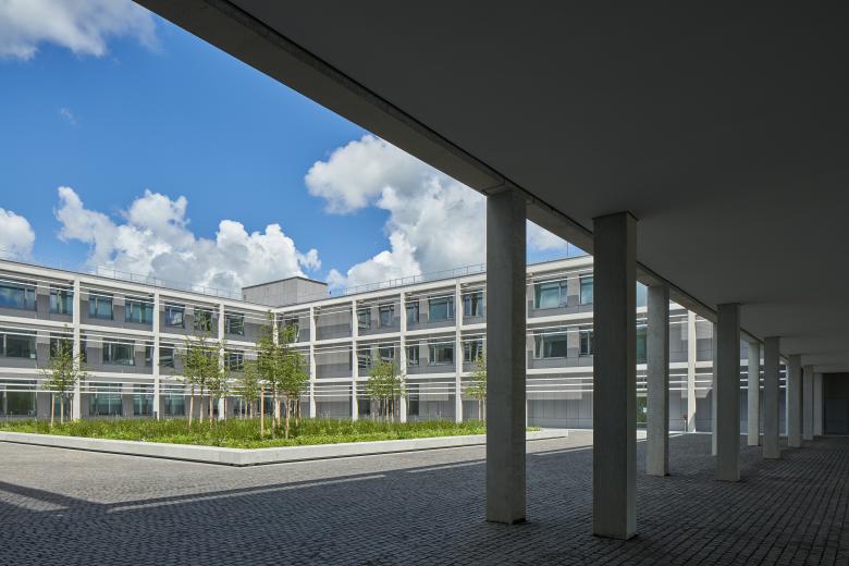 KARLUNDP GESELLSCHAFT VON ARCHITEKTENH丨FÜHRUNGSUNTERSTÜTZUNGSSCHULE DER BUNDESWEHR – LEHRSAAL- UND FUNKTIONSGEBÄUDE丨德国-4