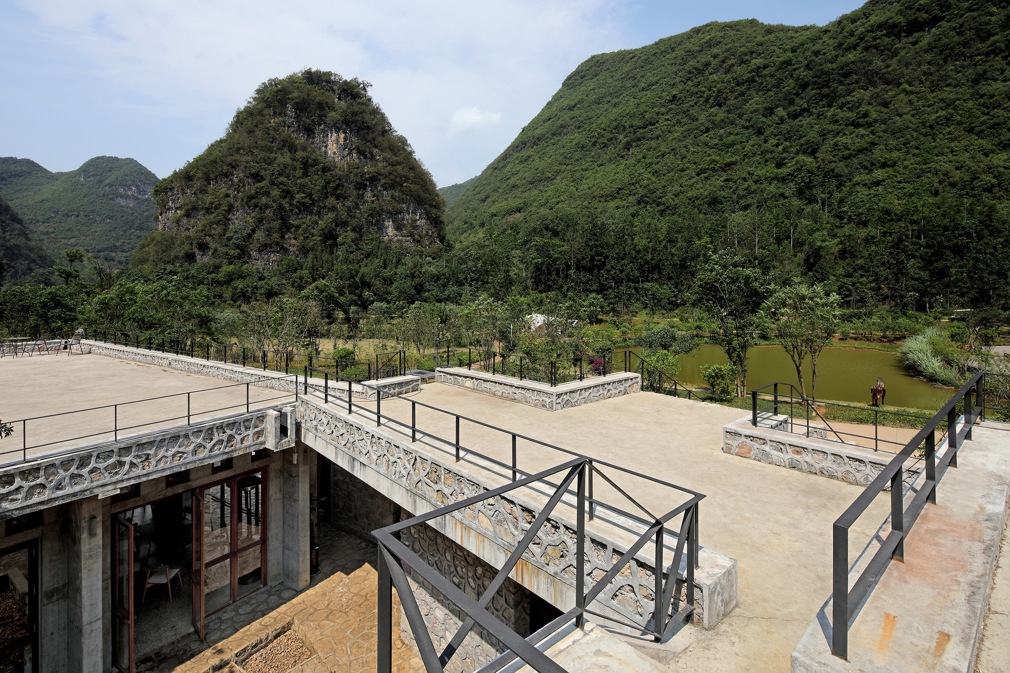 Camping Service Center in Louna / Atelier Li Xinggang-20