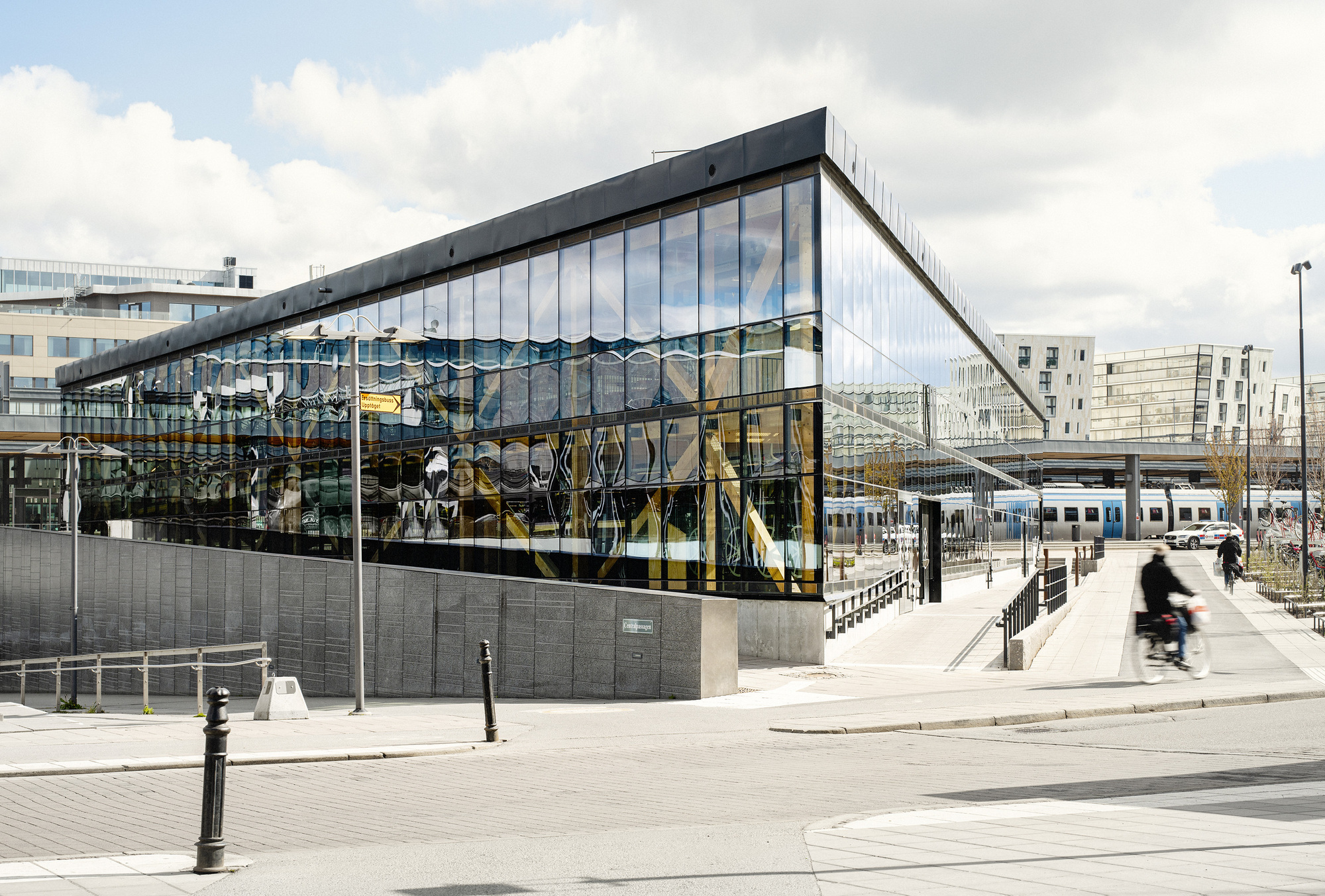 瑞典乌普萨拉中央车站自行车库丨Cecilia Öberg-16