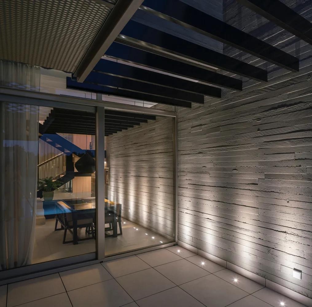 马德里三角屋顶住宅丨西班牙马德里丨Steyn Studio-30