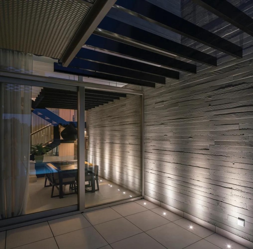 马德里三角屋顶住宅丨西班牙马德里丨Steyn Studio-30