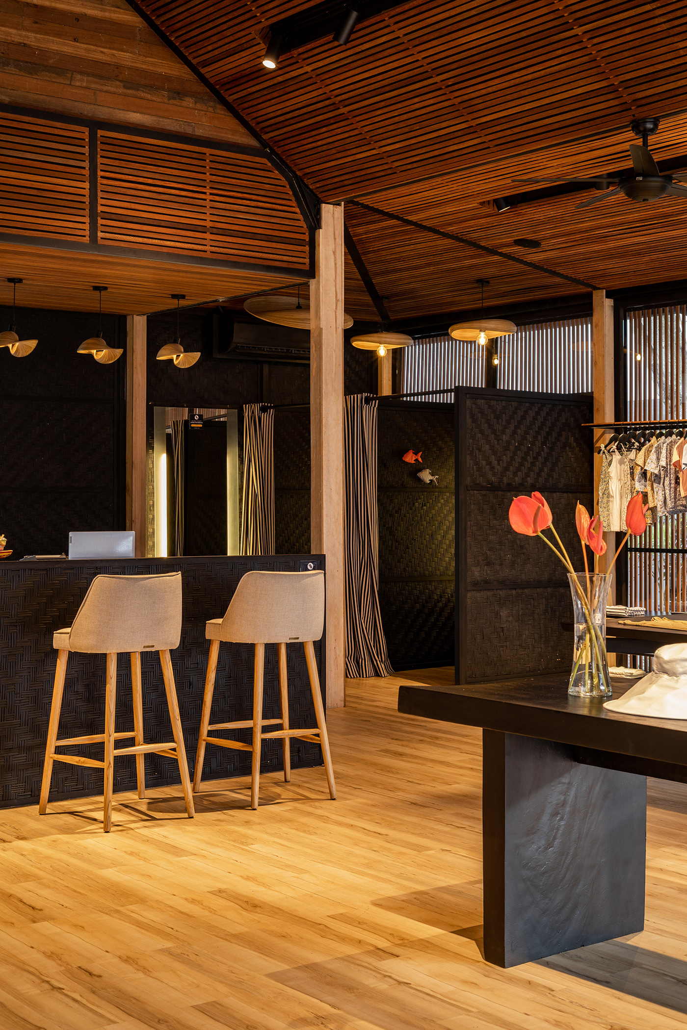 海边贝拉瓦精品店丨印度丨Danang Seta-3