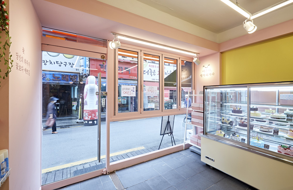 独特设计理念 | 8 平米小型唱片店的魅力室内改造-8