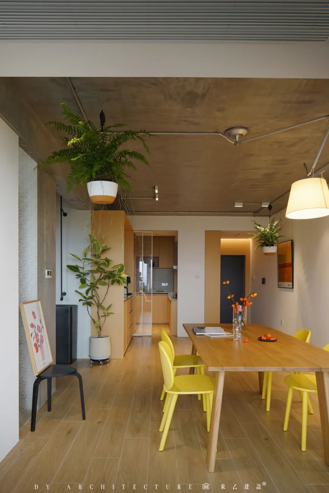 原始粗狂的混凝土裸顶遇上紧凑小三房,这酷酷的松弛感真让人着迷丨中国长沙丨東乙建设-129