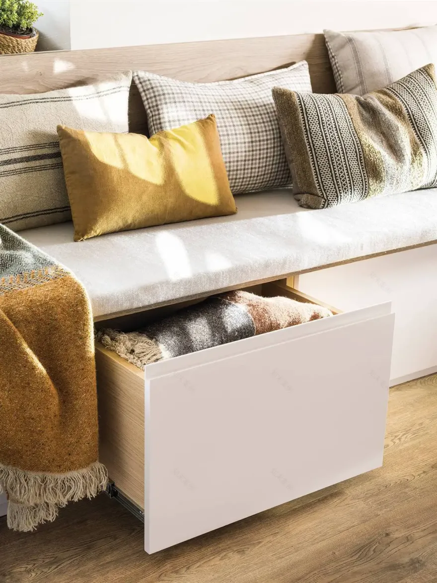 巴塞罗那郊区梦幻之家 | 厨房岛与儿童游戏室的完美结合-5