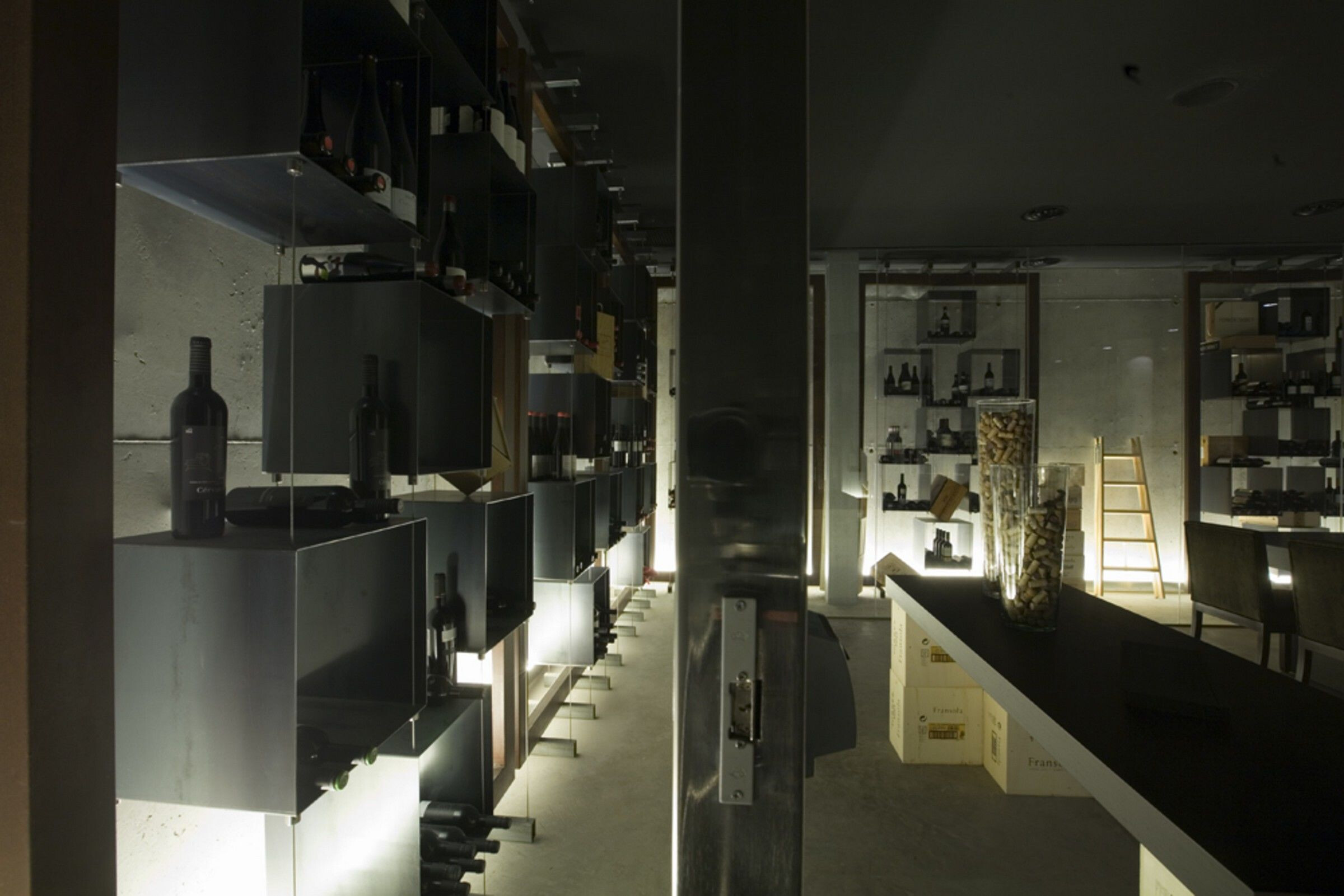 地形融入的绿色多功能酒店设计-34