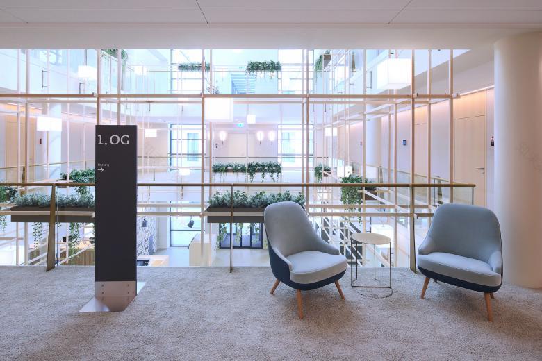 LLB 业务办公室丨spektrum-8