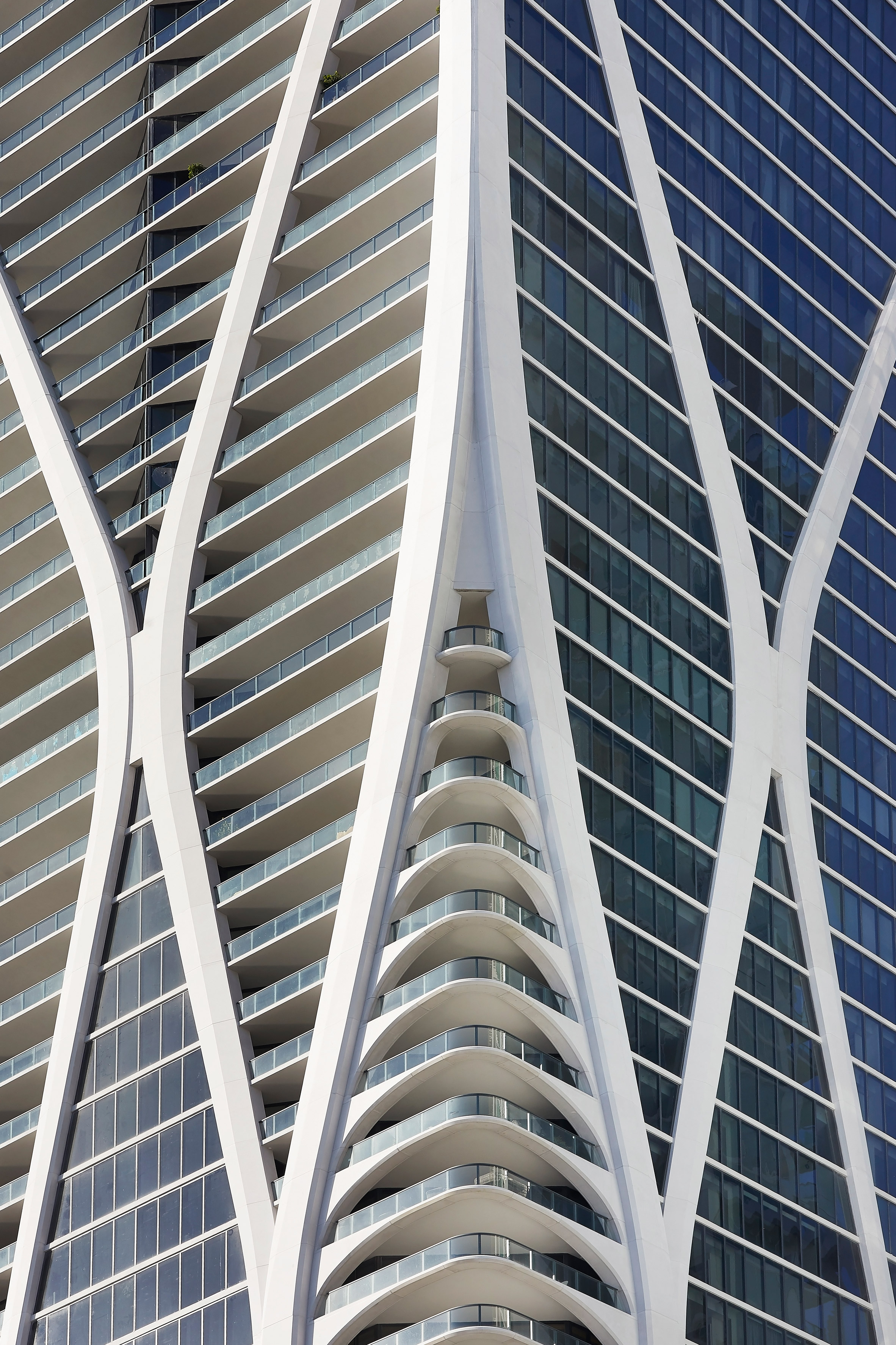 Miami 地标建筑"One Thousand Museum"亮相，Zaha Hadid 遗作惊艳世人-9