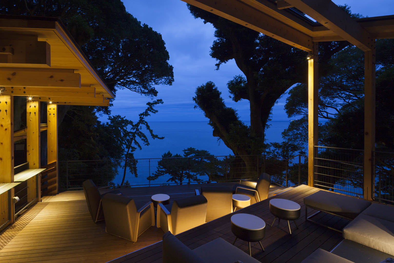 2012 年竣工的热海界-20