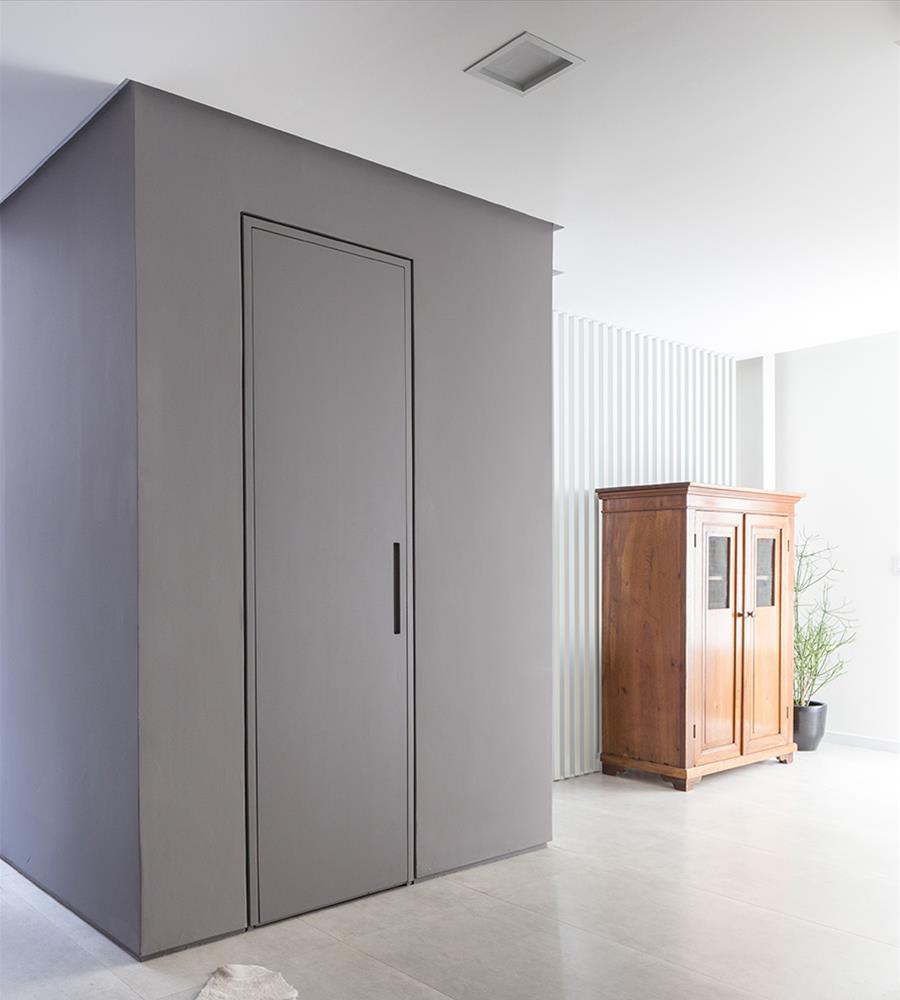 巴西 Casa Florêncio 住宅改造，极简风格与木质元素的完美结合-2