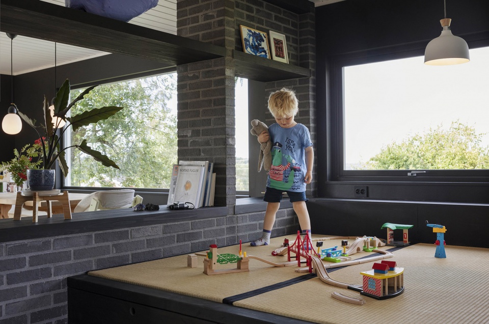 奥斯陆黑色砖墙分离白色房子室内设计丨挪威丨Austigard Arkitektur-8