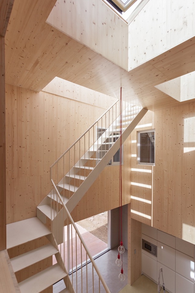 西班牙绍萨尔"G House"——混凝土与庭院的巧妙结合-12