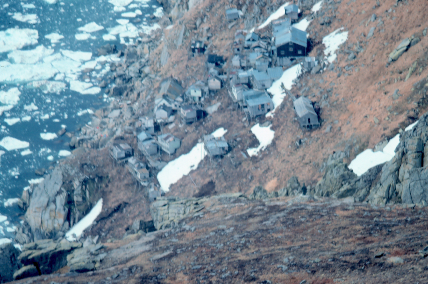 Ukivok岛高脚屋村落丨美国阿拉斯加-24