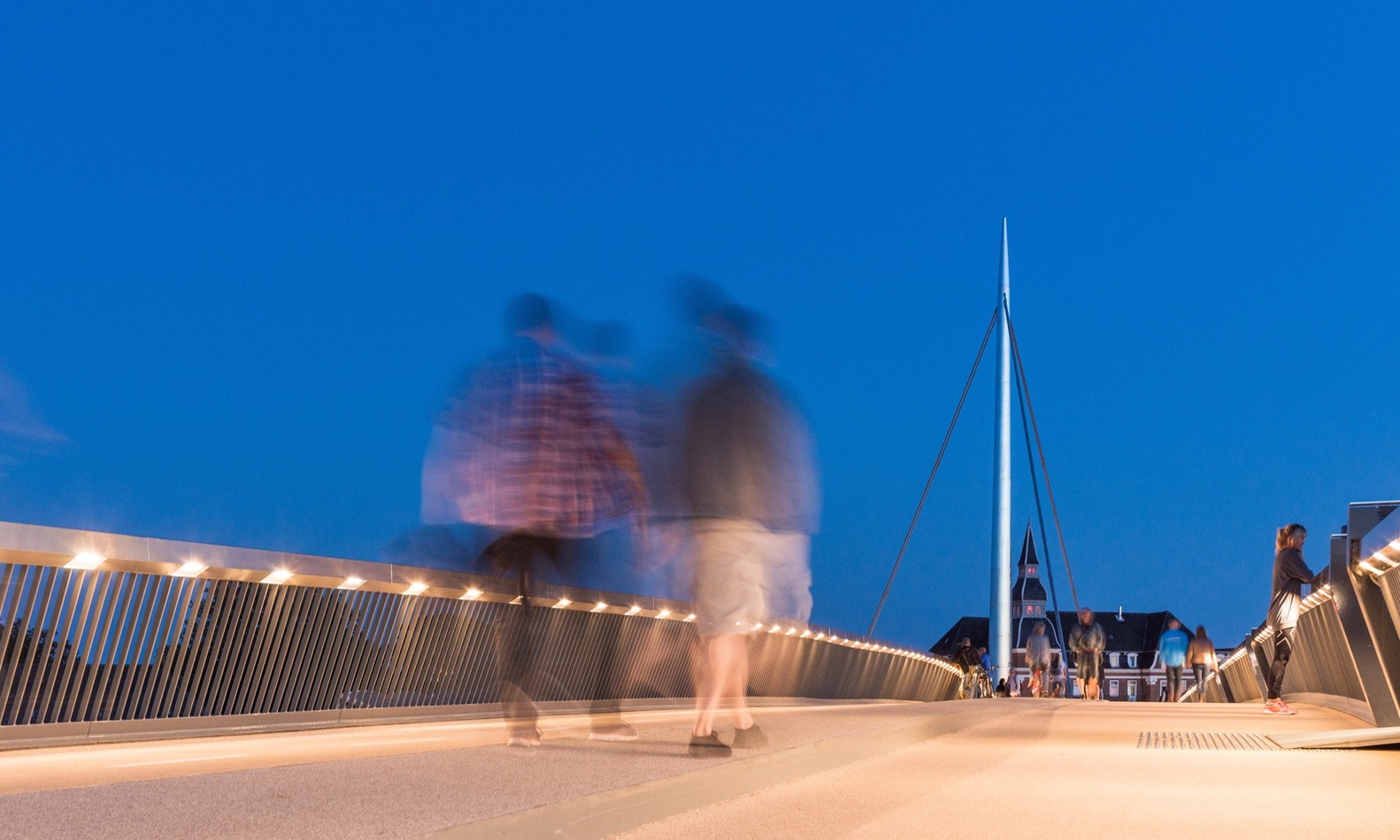 丹麦欧登塞市地标步行自行车桥(Byens Bro)-39