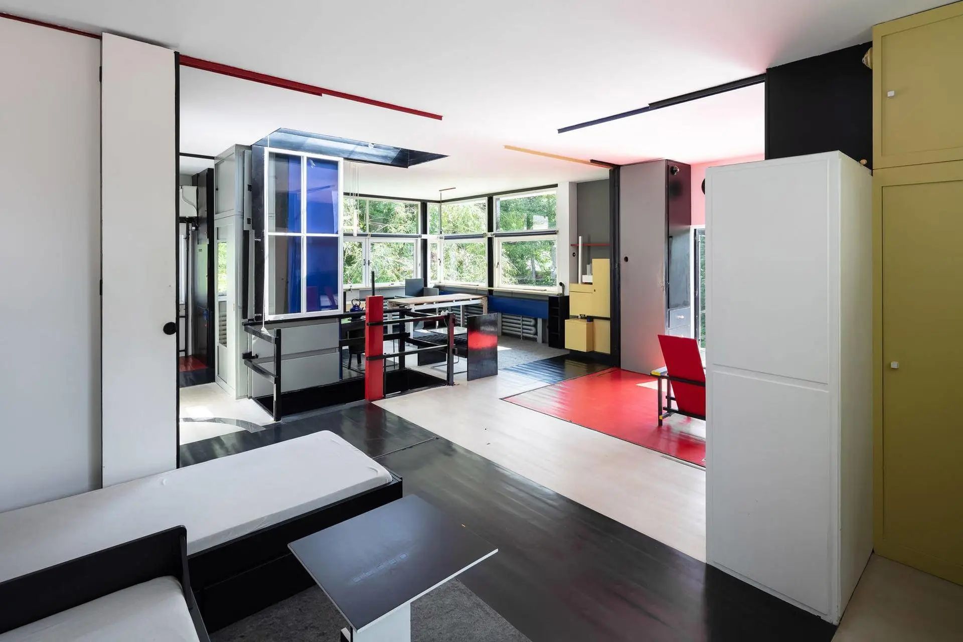 灵活空间与自然共生的现代住宅设计-27