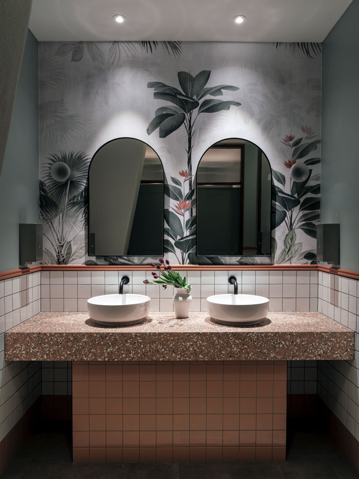 Woolly Bay Hotel | Bar | Restaurant | Woolloomooloo - Luchetti Krelle-7