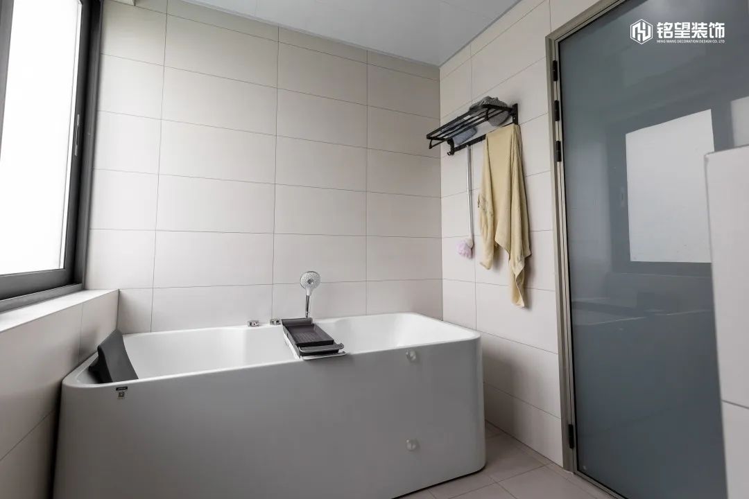 明发滨江新城 · 现代简约的无边界空间丨铭望装饰-48