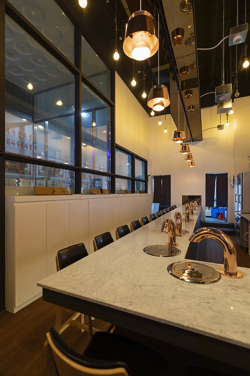 光之盛宴 | 15 坪现代烧烤店设计解析-5