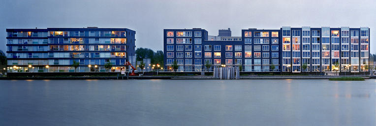 德西雷嫩，布雷达市布根奥松镇（注：Bergen op Zoom一般意译为布根奥松，它是荷兰北布拉班特省的一个市镇；由于De Sirenen可能是特定的地点、建筑等名称，缺乏更多背景下只能音译为德西雷嫩 ） 丨荷兰-12