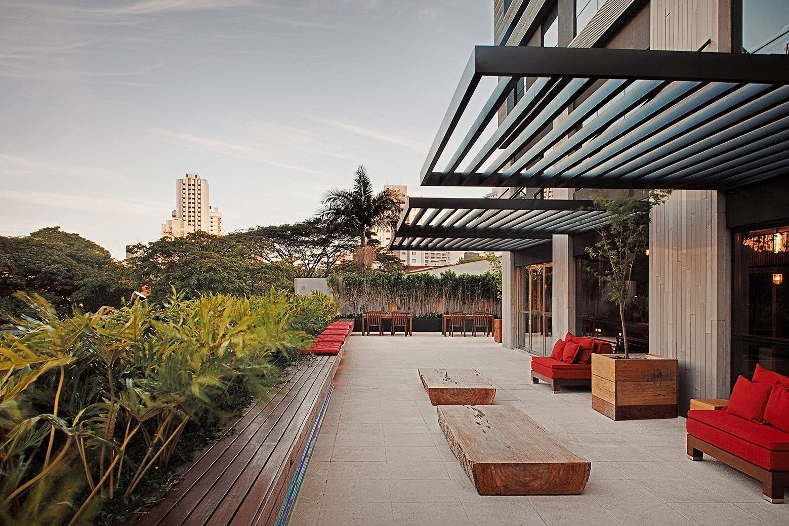 巴西圣保罗 Campo Belo 住宅大楼,灵活空间与工业风格的完美结合-22